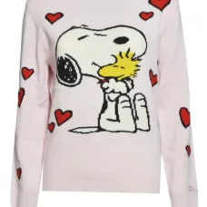 Свитер с декором