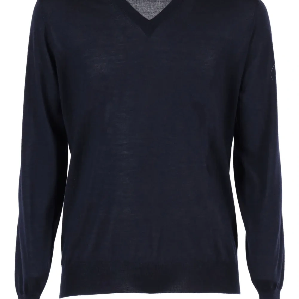 Свитер с V-образным вырезом