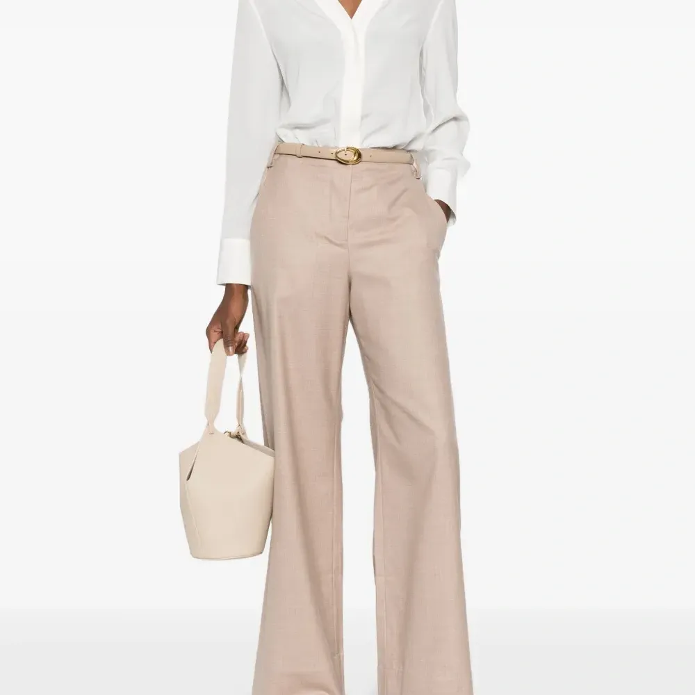 Брюки на пуговицах