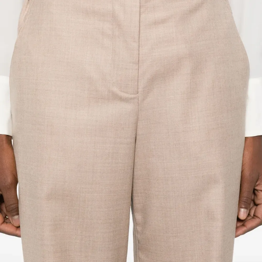 Брюки на пуговицах