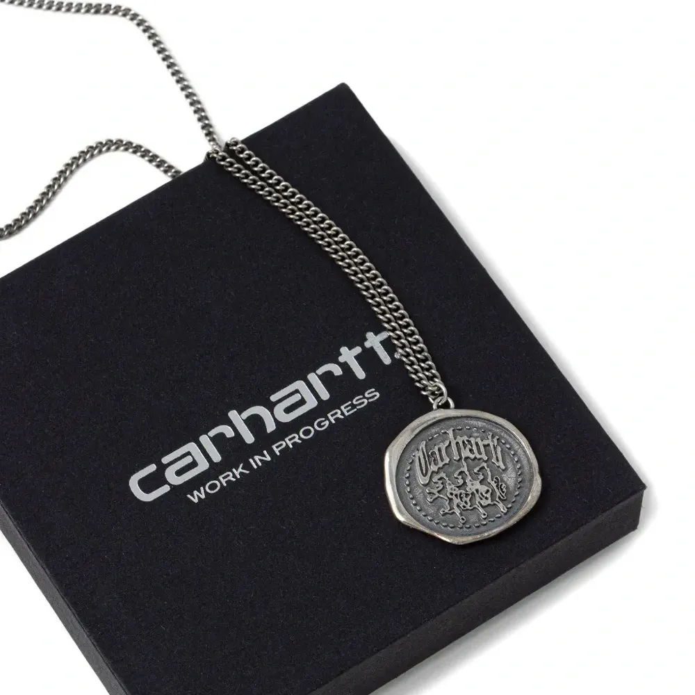 Кулон на цепочке