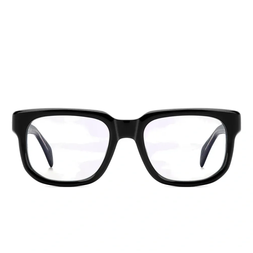 Очки в квадратной оправе