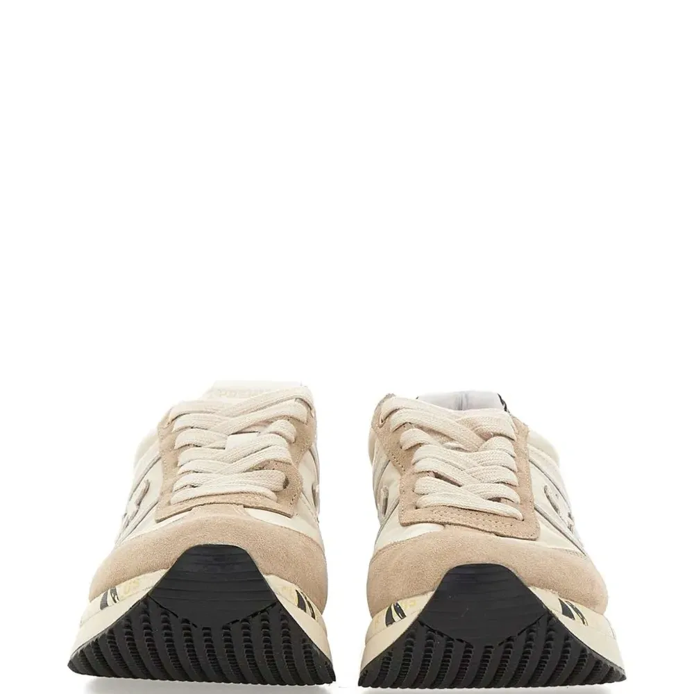 Кроссовки Conny