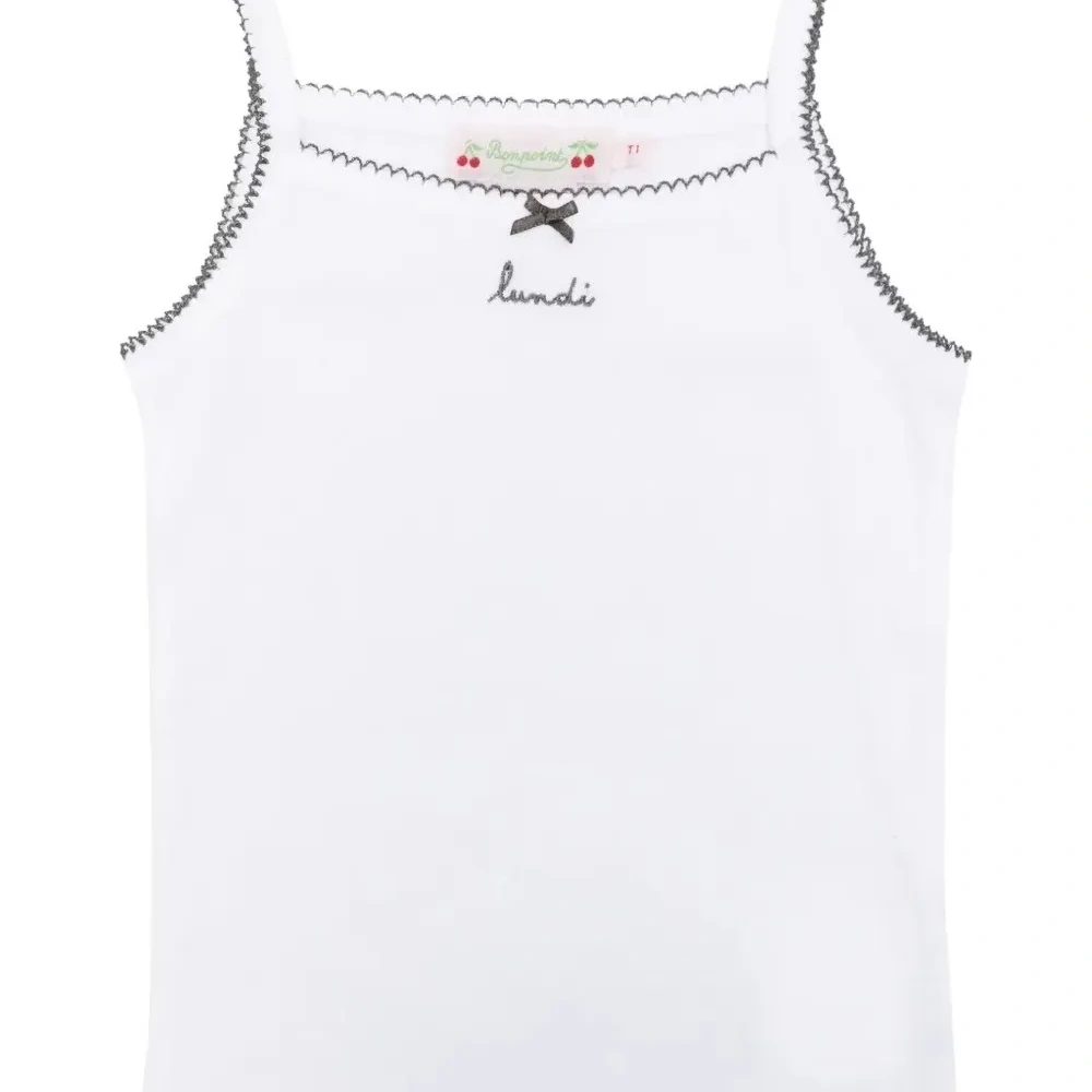 Комплект для новорожденного с вышивкой