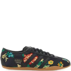 Кроссовки на шнуровке с цветочной вышивкой