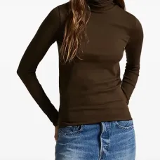 Вязаный топ с воротником-стойкой