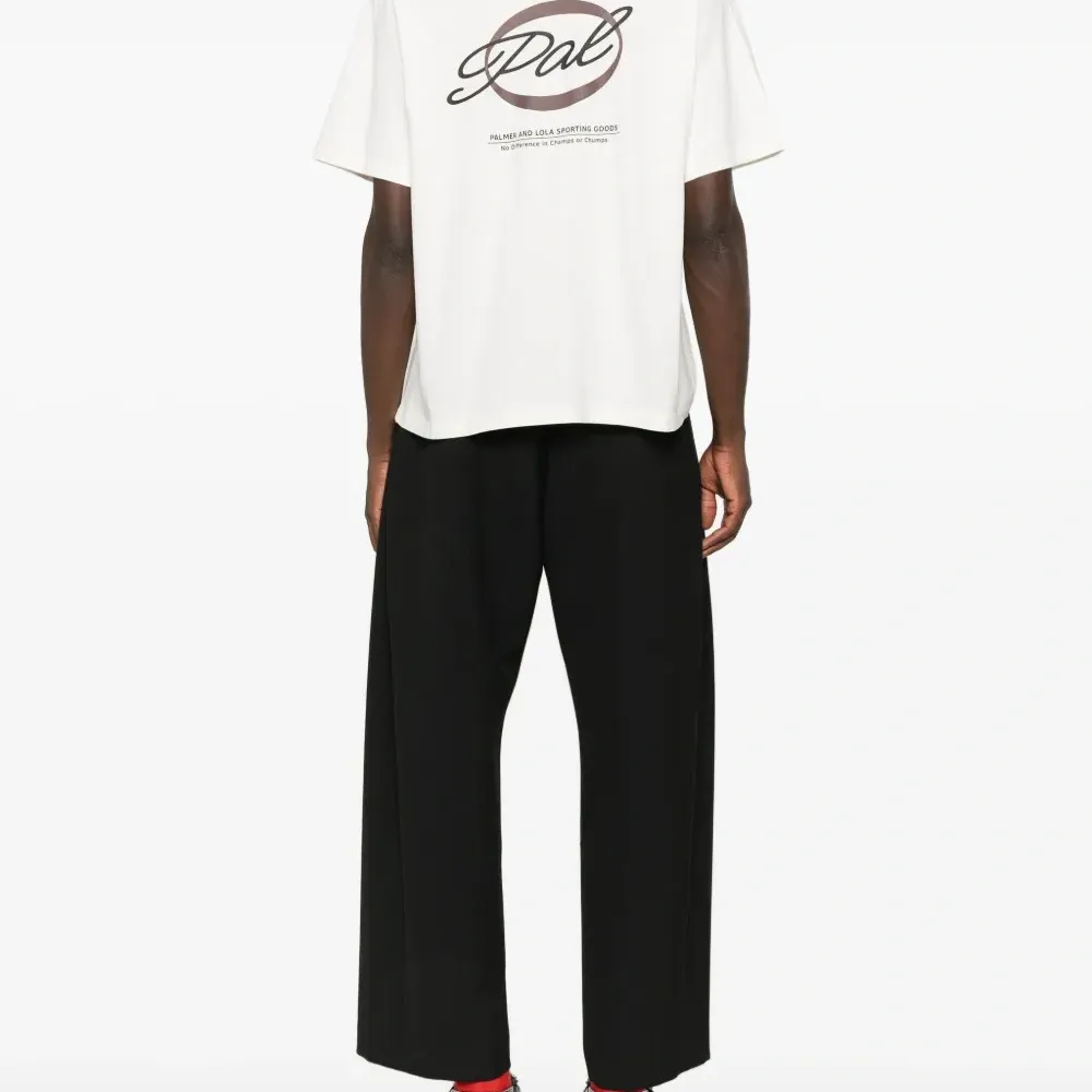 Футболка с принтом логотипа