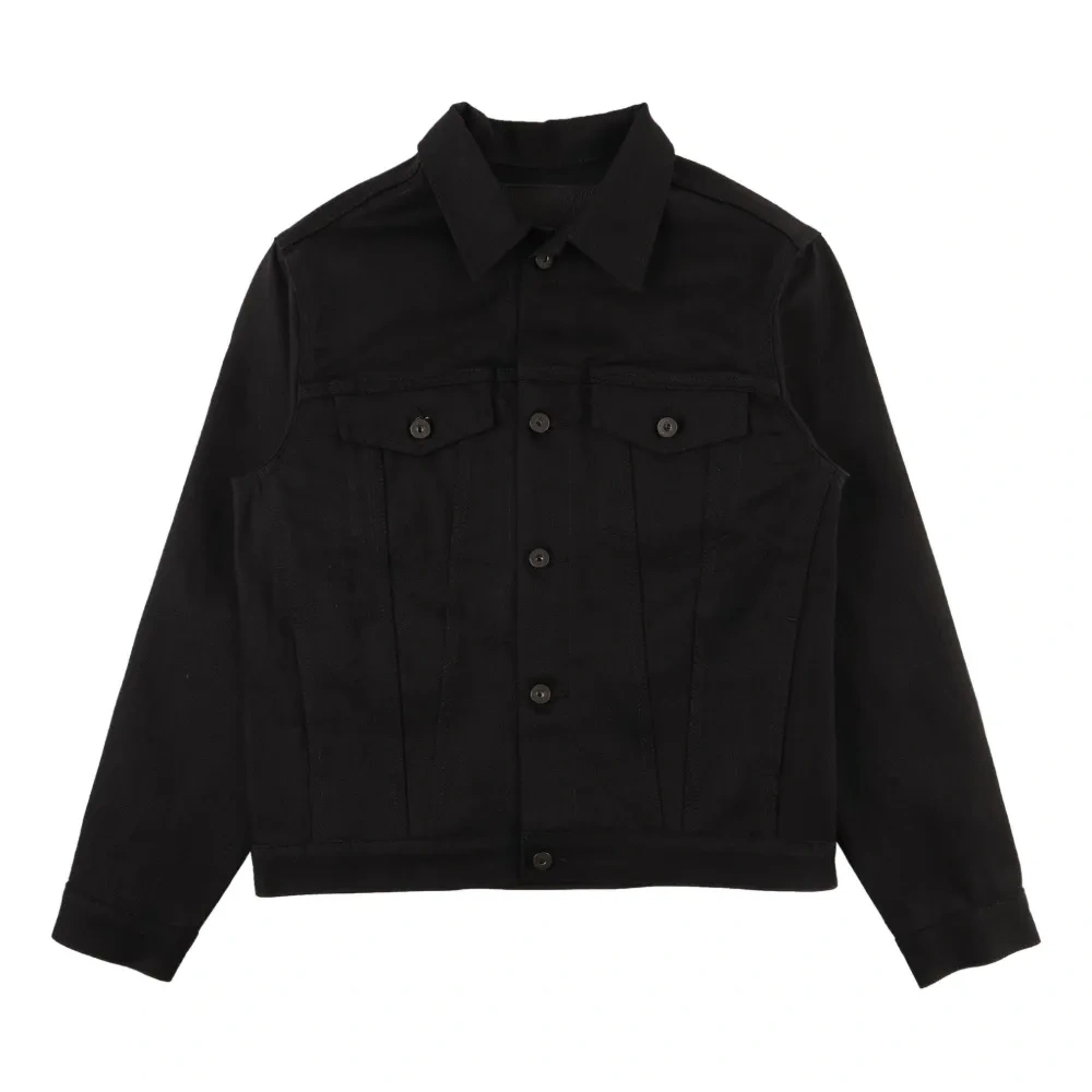 Джинсовая куртка на пуговицах