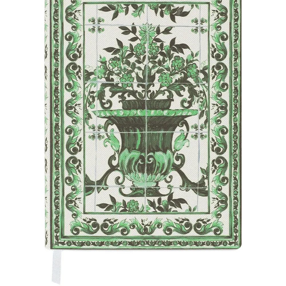 Средний пустой блокнот (14,5 см x 21 см)