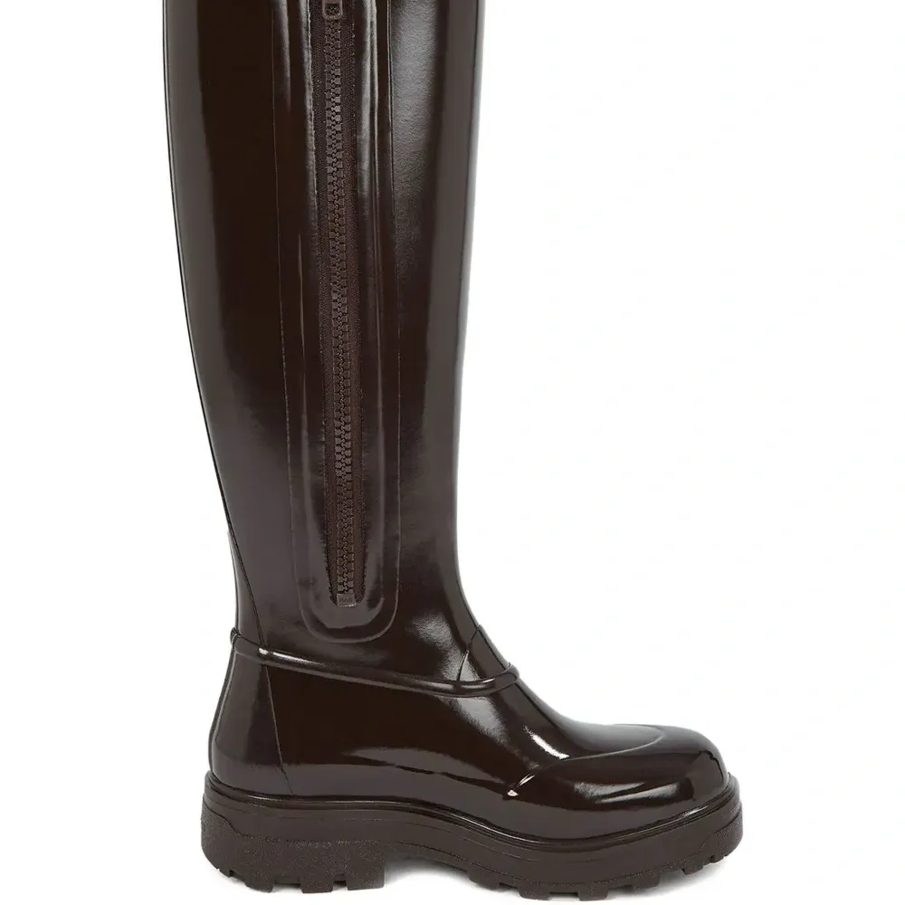 Ботинки на молнии