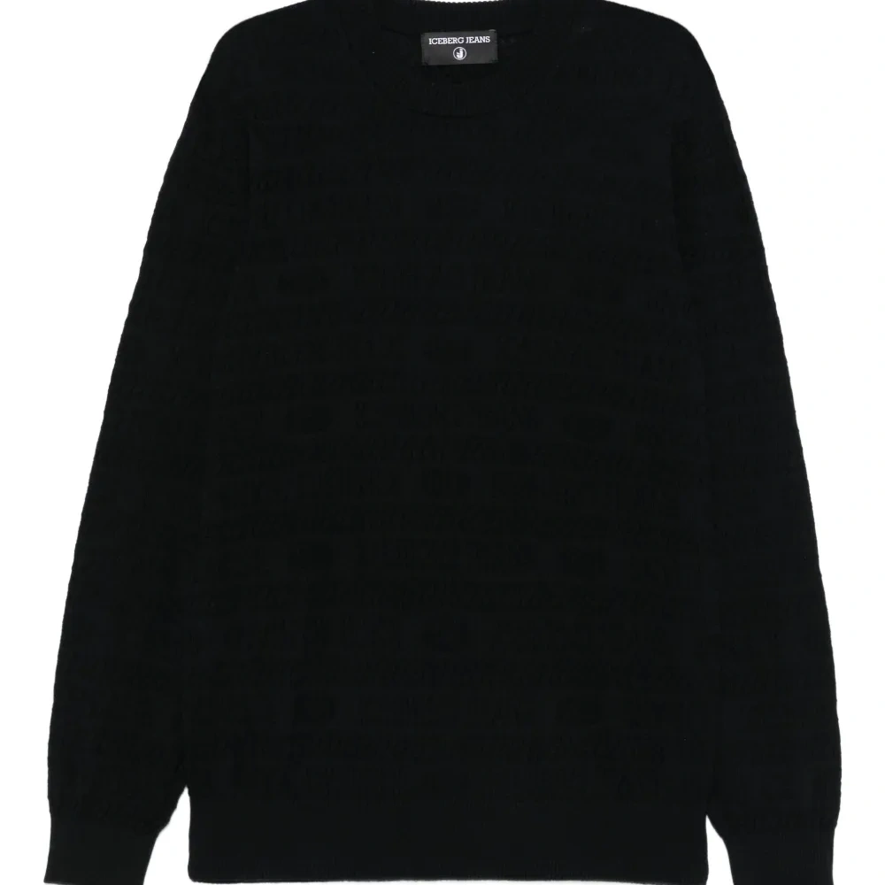 Свитер с круглым вырезом