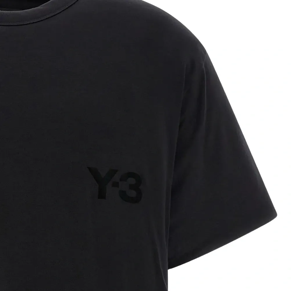 Футболка с логотипом