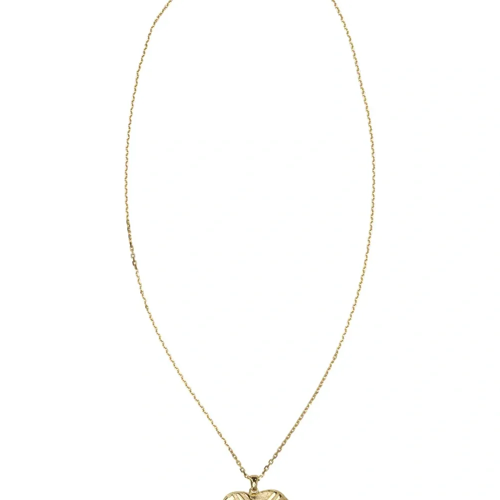 Кулон на цепочке в форме сердца