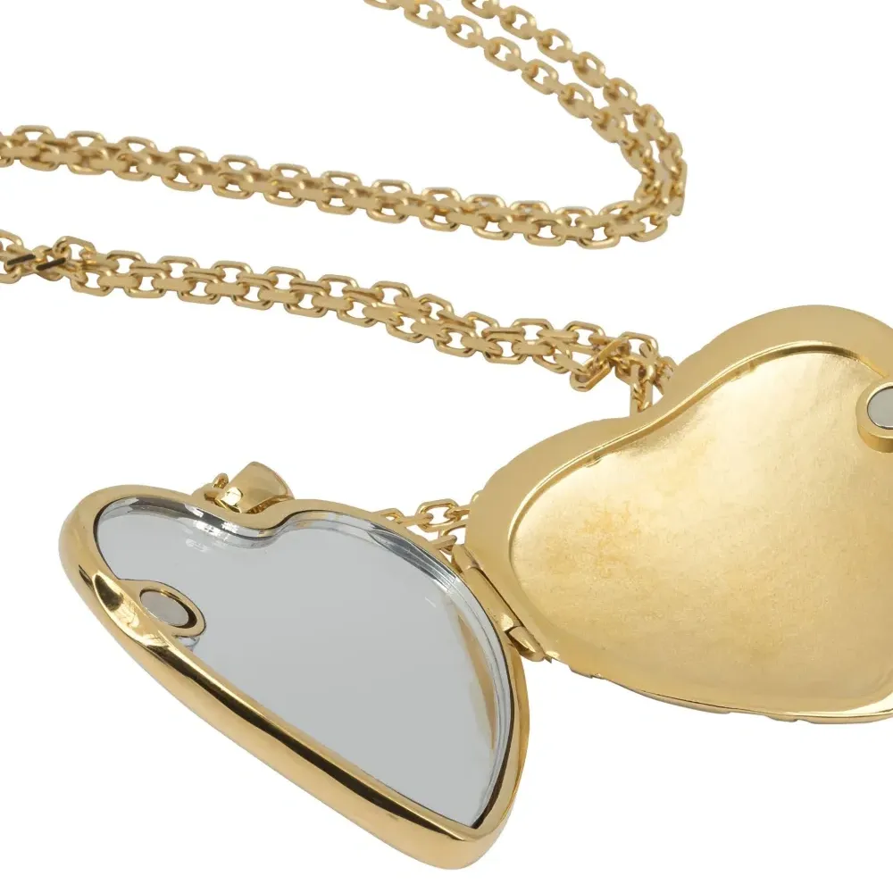 Кулон на цепочке в форме сердца