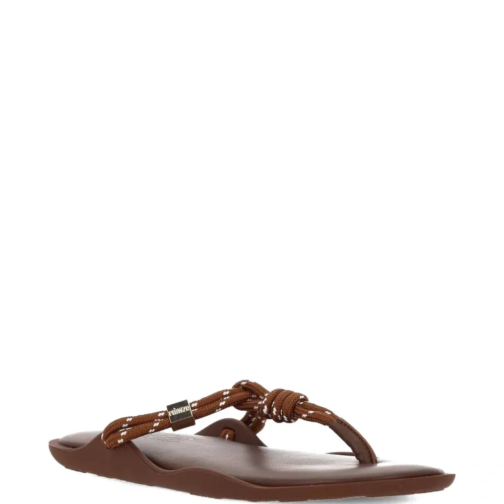 Сандалии с узлом