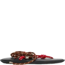 Сандалии на плоской подошве