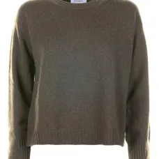 Свитер с круглым вырезом