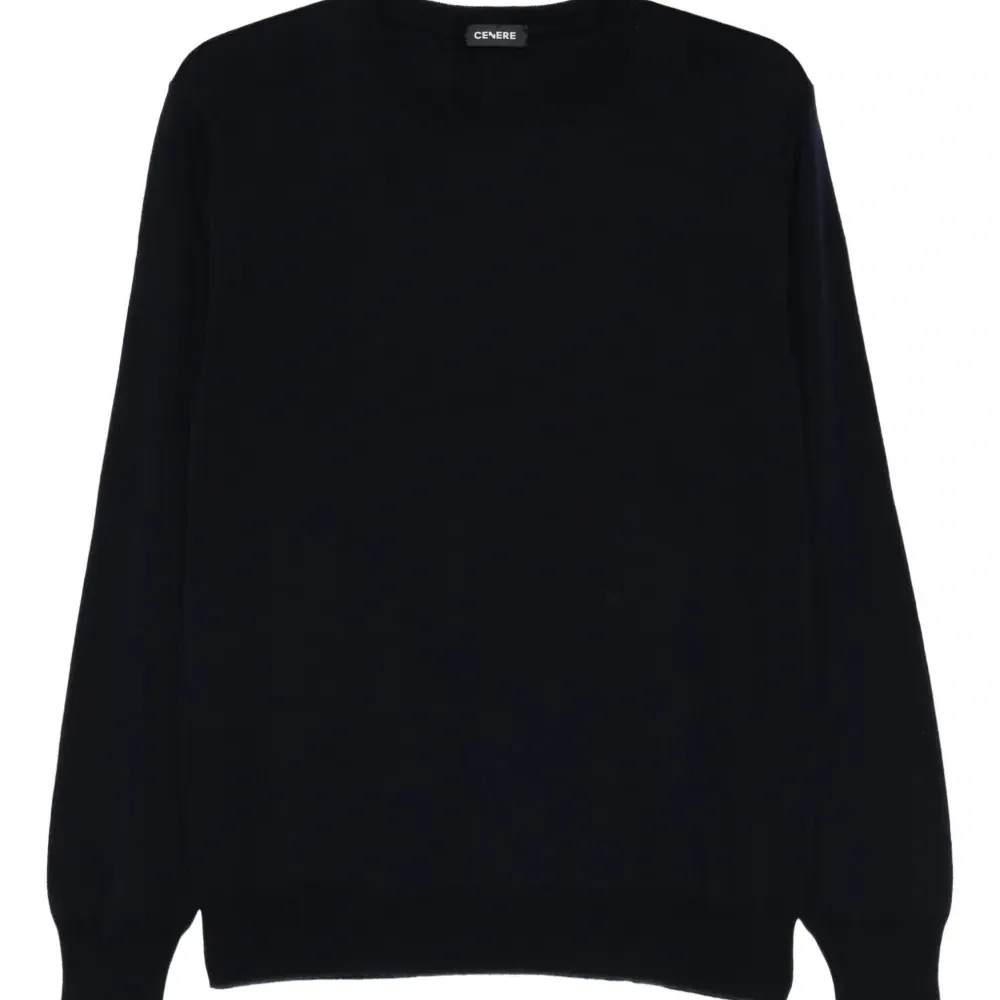 Свитер с круглым вырезом