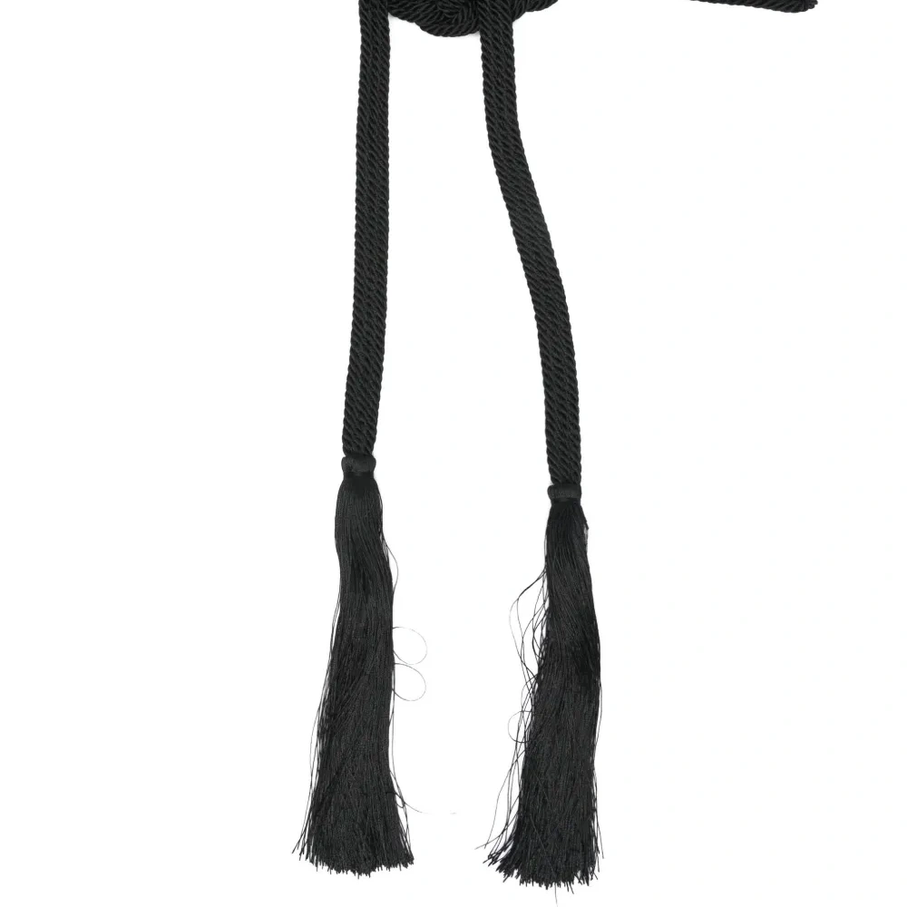 Пояс с узлом и кисточками