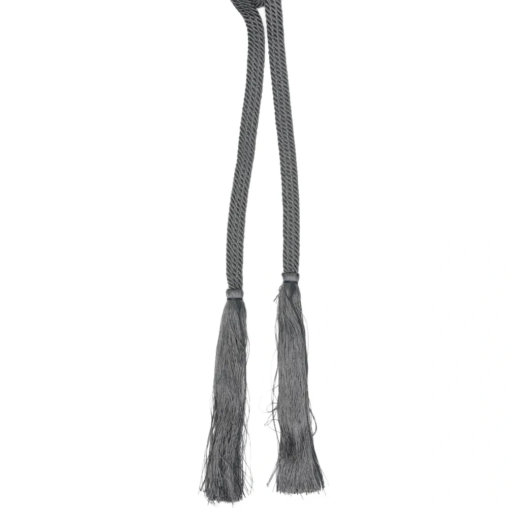 Пояс с узлом и кисточками