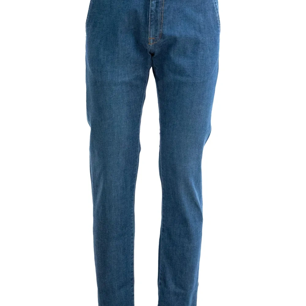 Джинсы на пуговицах