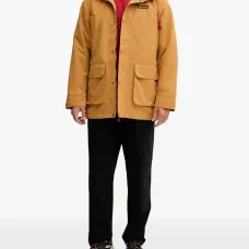 Застёгивающаяся на пуговицы куртка с капюшоном Застёгивающаяся на пуговицы куртка с капюшоном