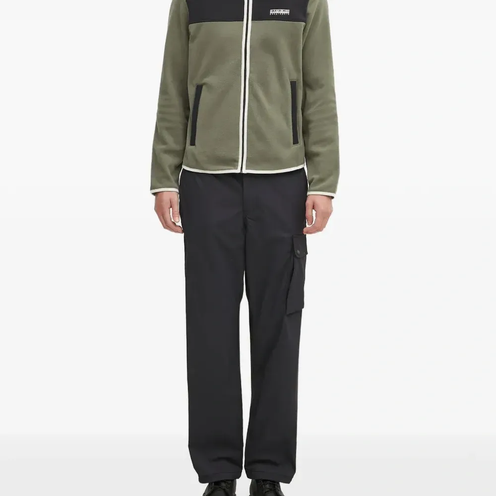 Толстовка на молнии с цветными вставками