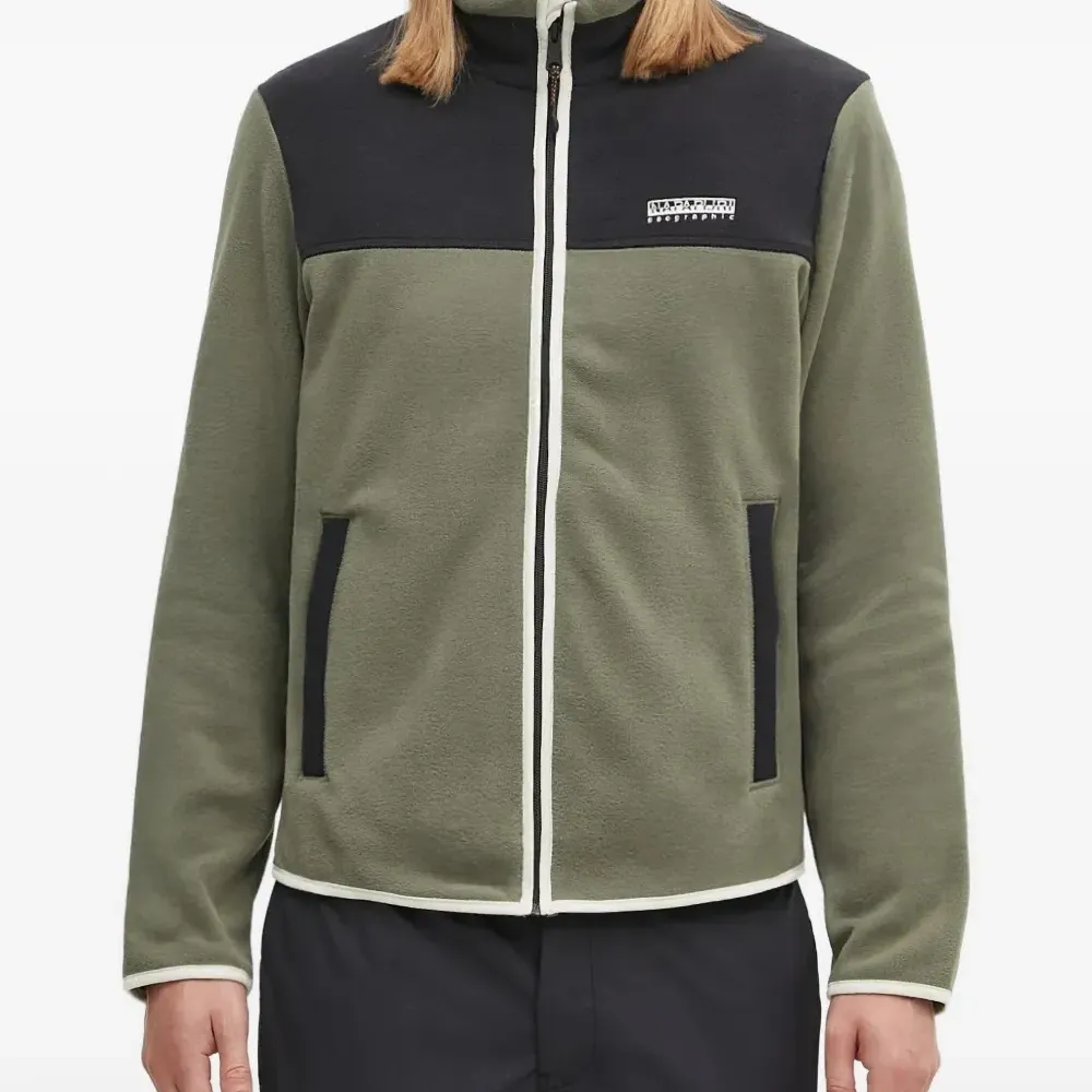 Толстовка на молнии с цветными вставками