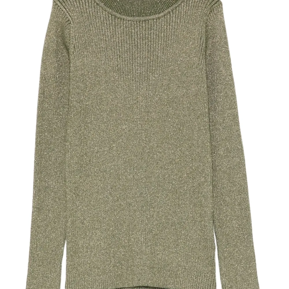 Свитер в рубчик