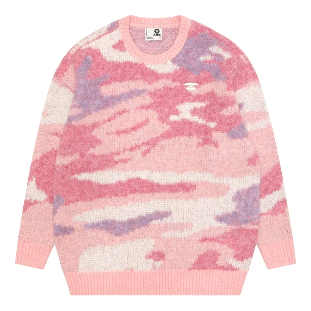 Камуфлированный вышитый свитер