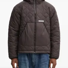 Стеганая куртка с капюшоном Стеганая куртка с капюшоном