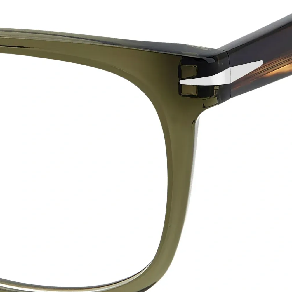 Очки в квадратной оправе