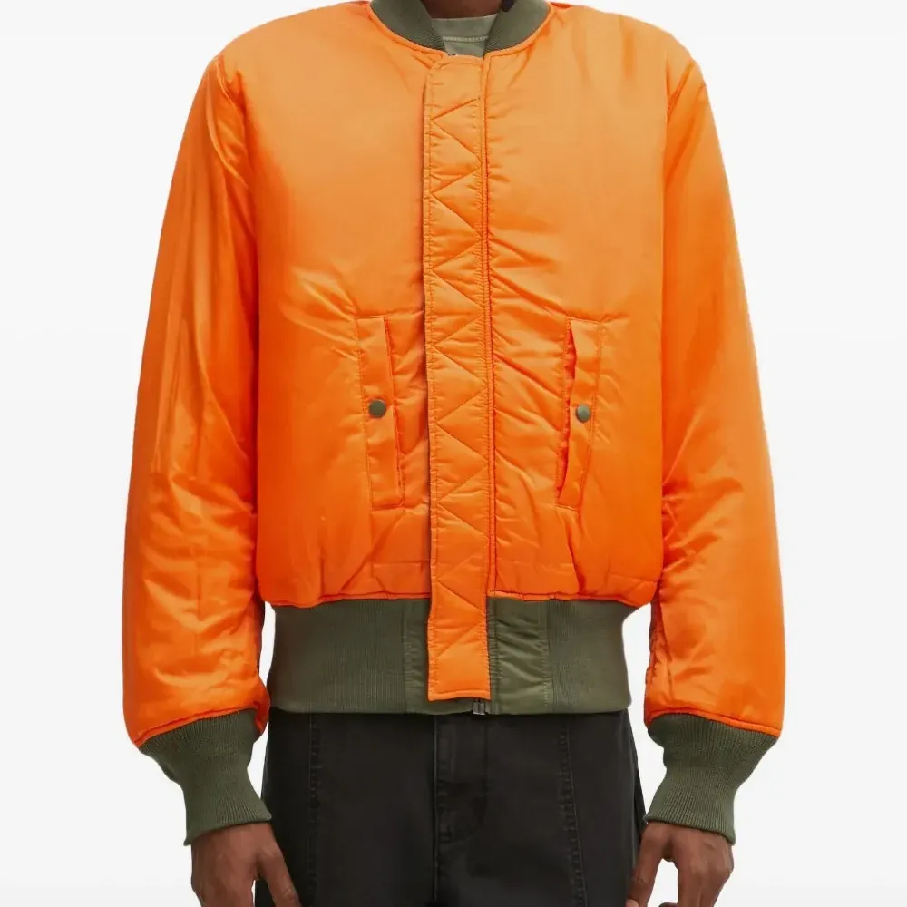 Бомбер на молнии