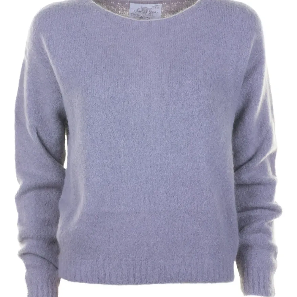 Свитер с круглым вырезом Свитер с круглым вырезом