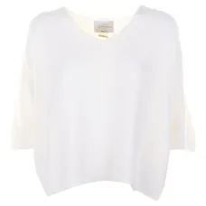 Футболка с V-образным вырезом