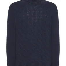 Свитер с высоким воротом и вязаным узором косичка