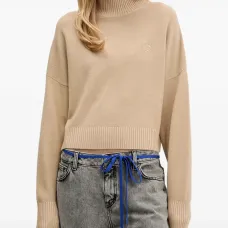 Вязаный джемпер с высоким воротником и логотипом