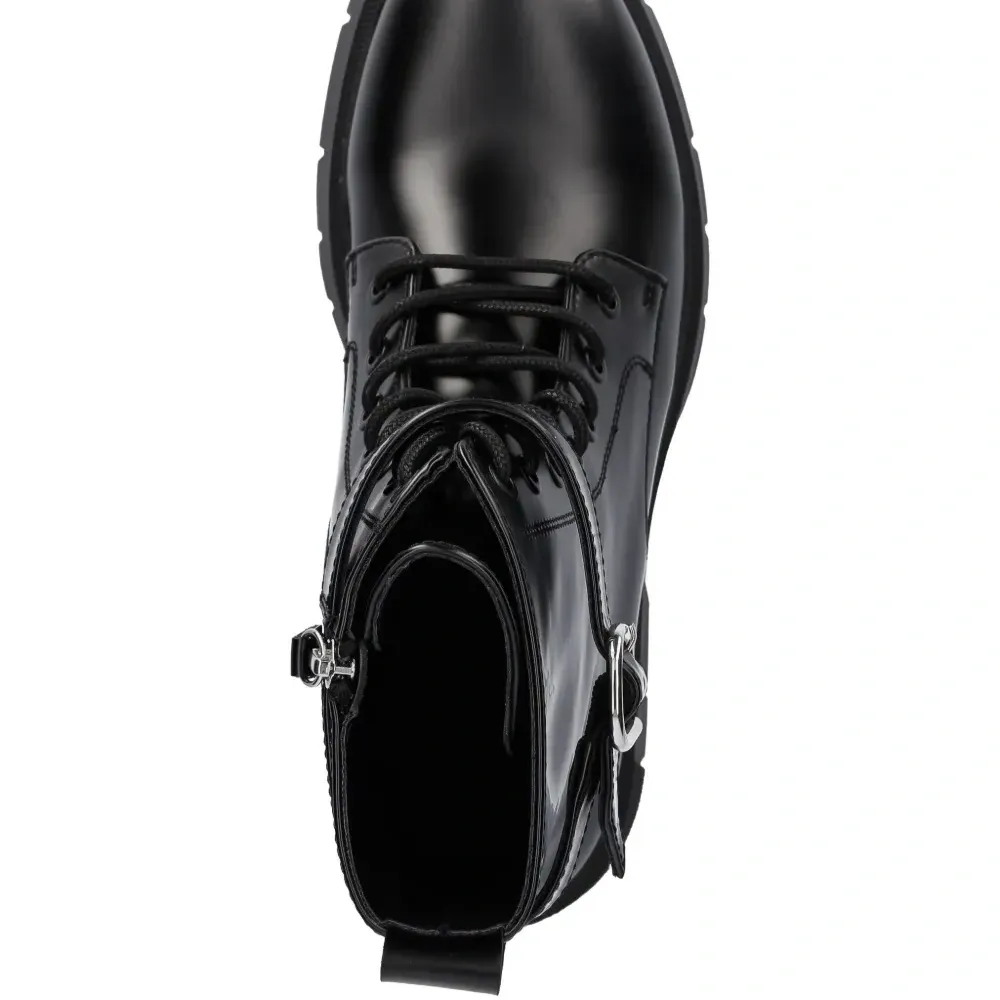 Ботинки на шнуровке