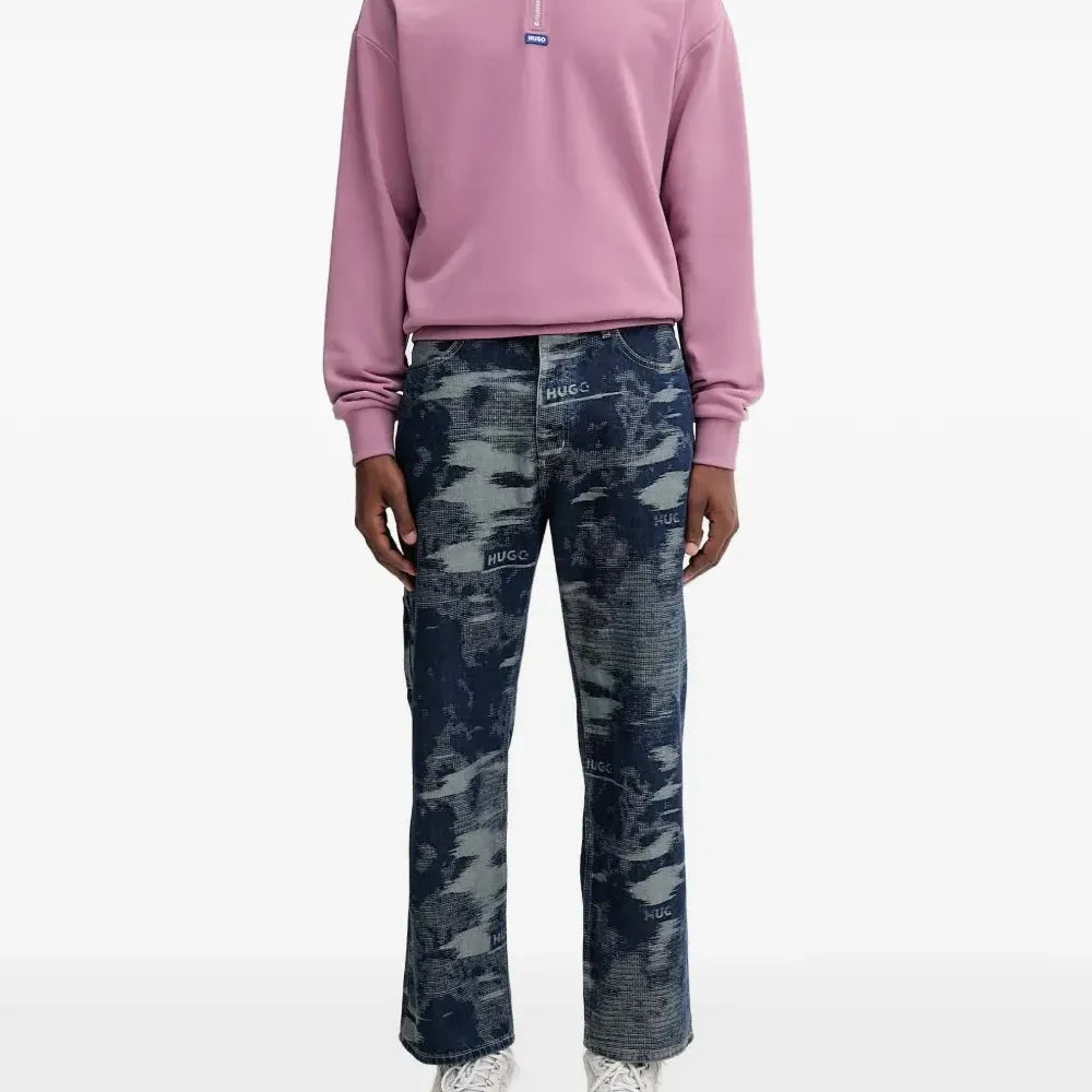 Толстовка на молнии с высоким воротником