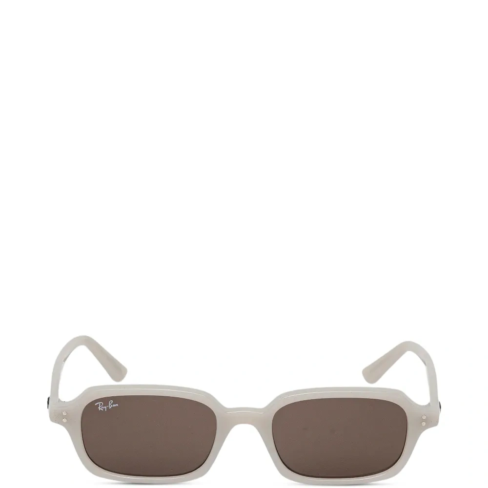 Солнцезащитные очки в прямоугольной оправе