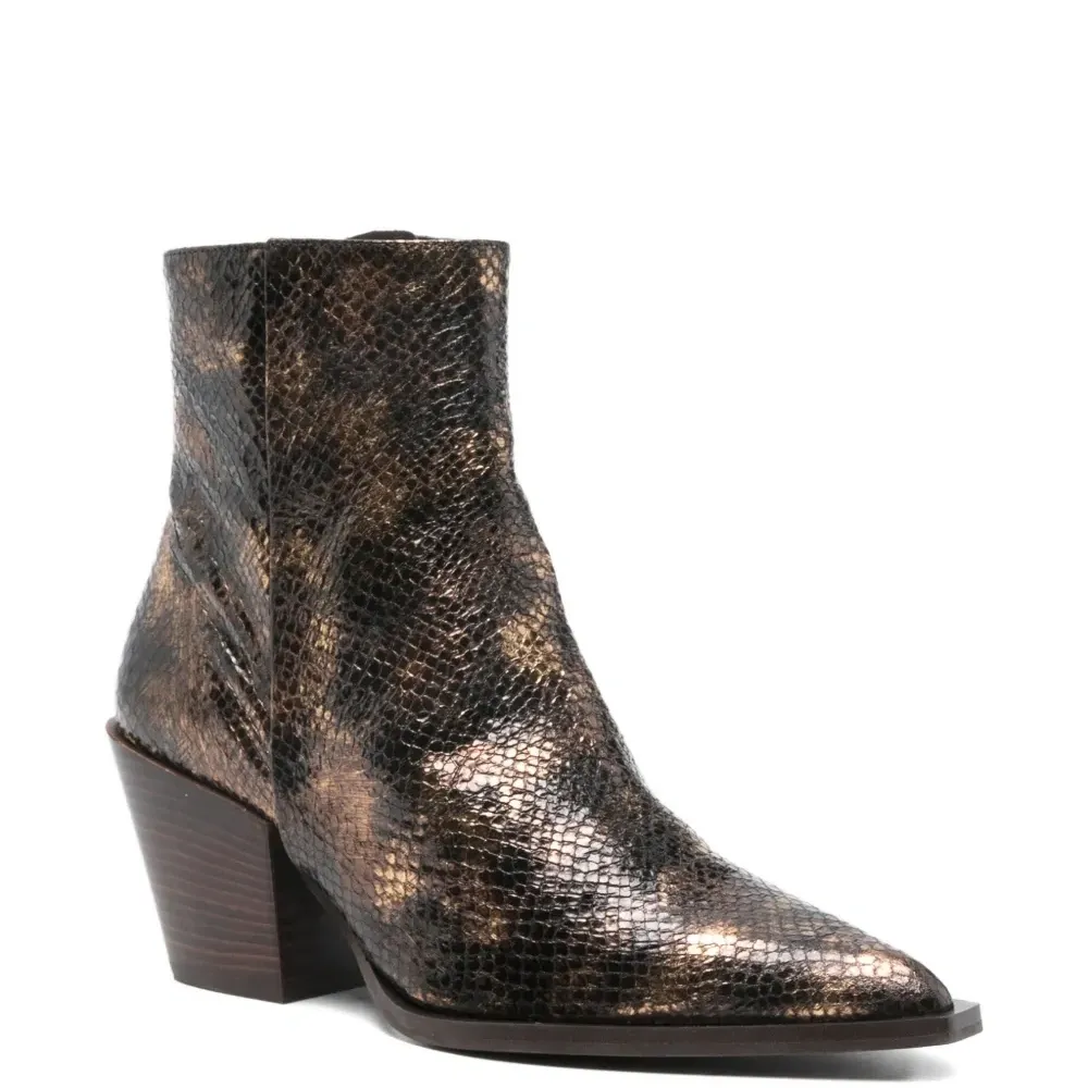 Заострённые кожаные ботильоны