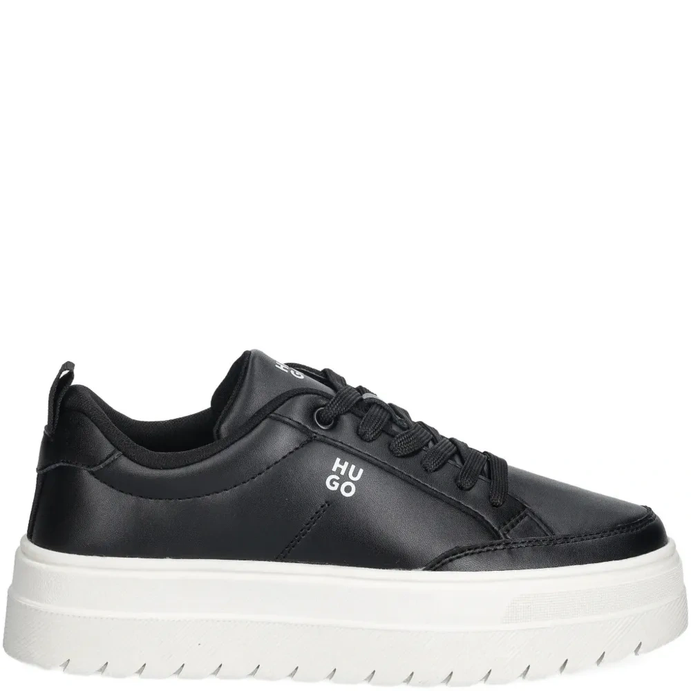 Кроссовки на шнуровке