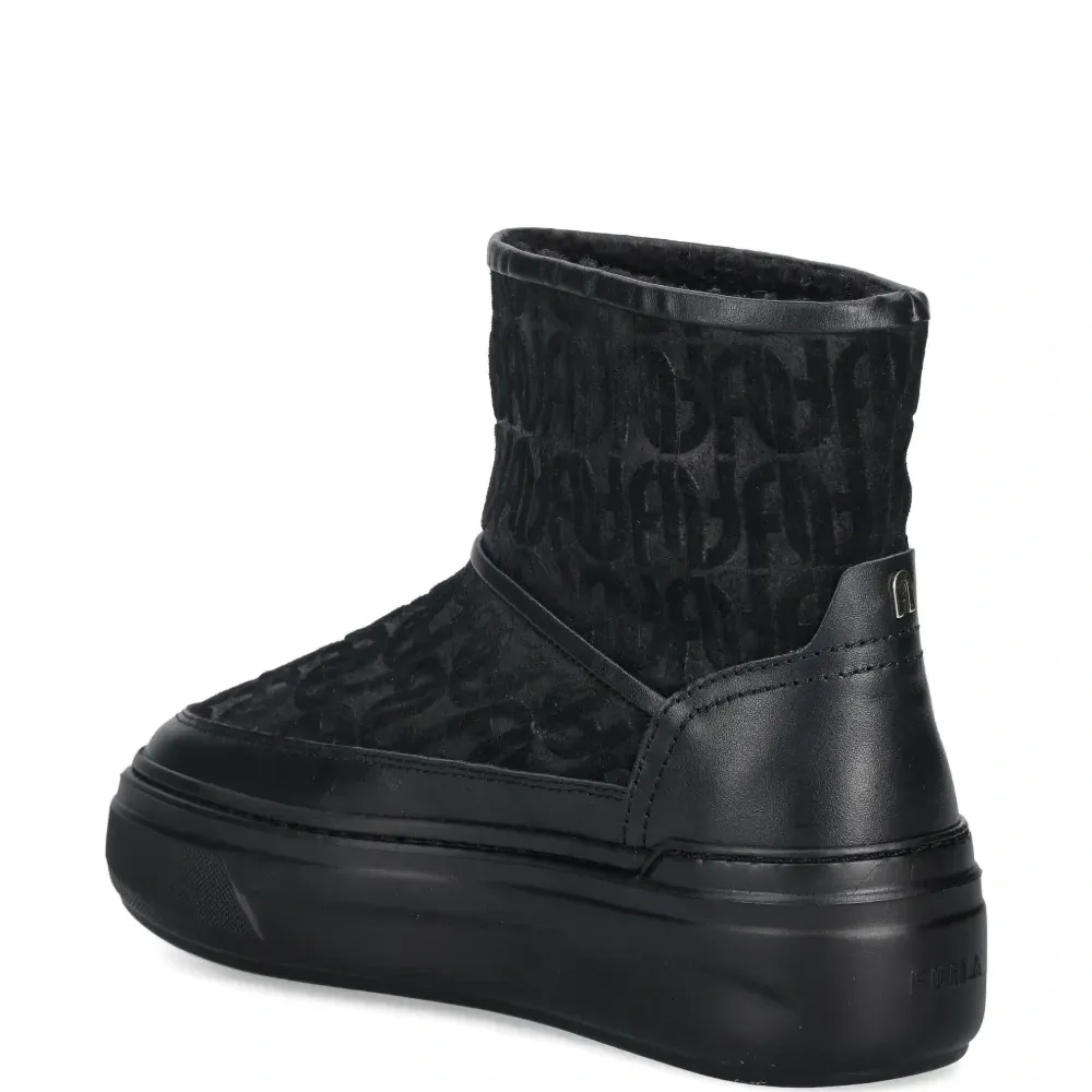 Ботинки с логотипом