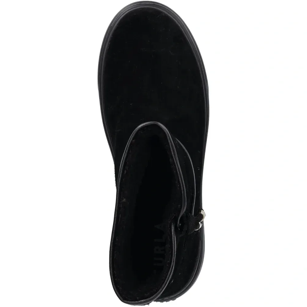 Замшевые ботильоны на каблуке