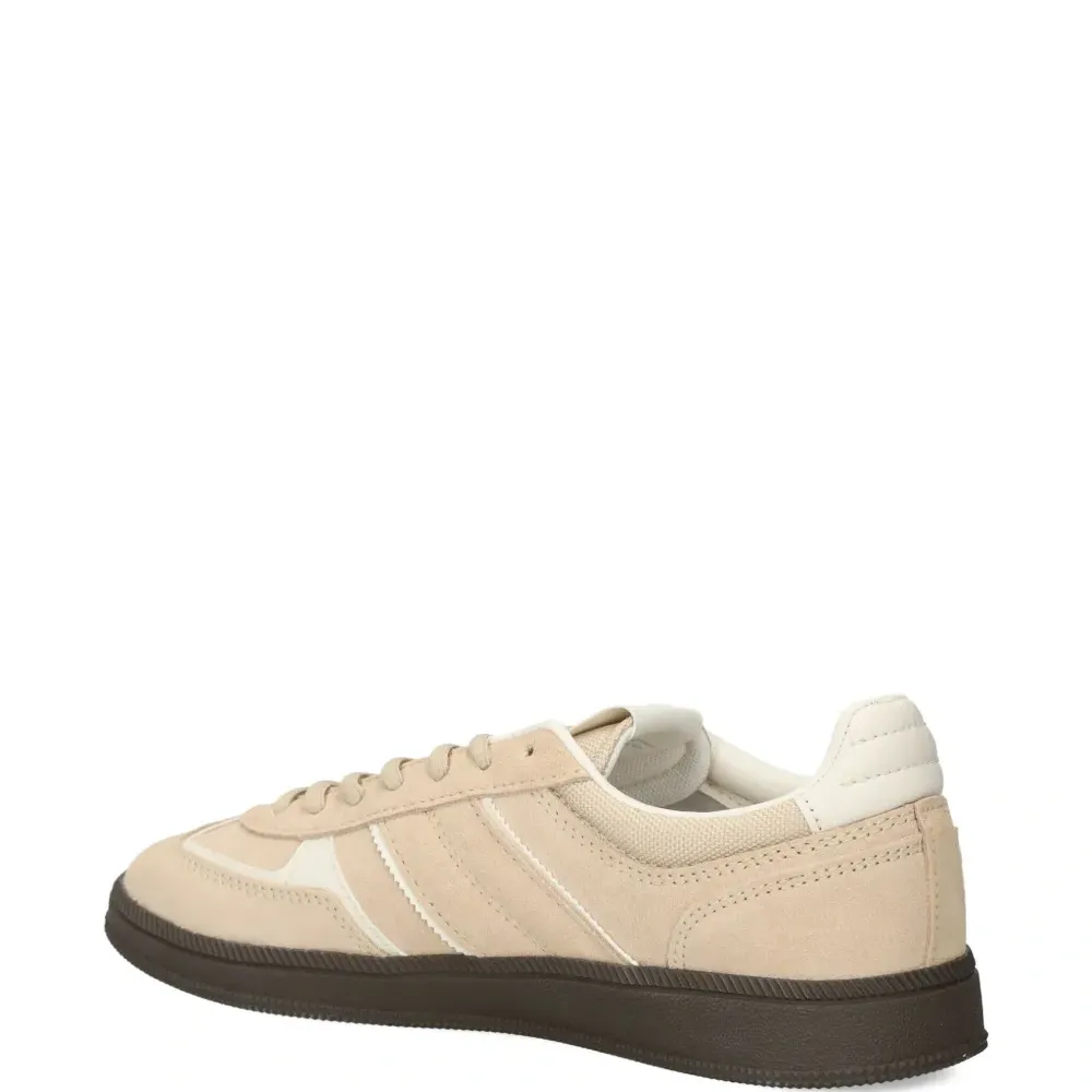 Кроссовки с полосками