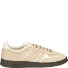 Кроссовки с полосками