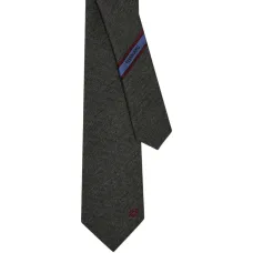 Галстук с вышитым логотипом Галстук с вышитым логотипом