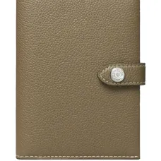 Кожаный чехол для паспорта на кнопке