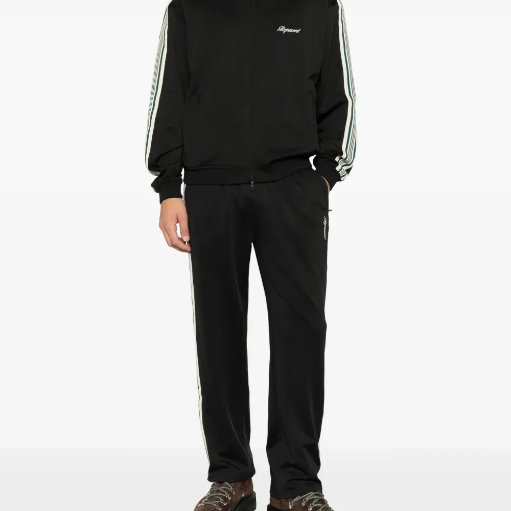 Куртка на молнии