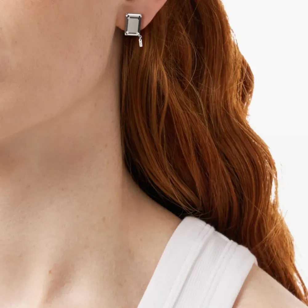 Серьга-гвоздик